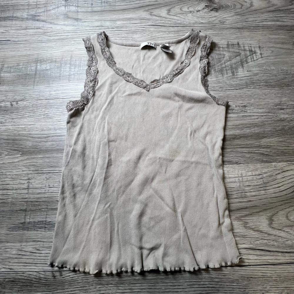 TINT Tank Top Womens‎ Large Beige Ribbed Lace Trim V-Neck Lettuce Hem AD97